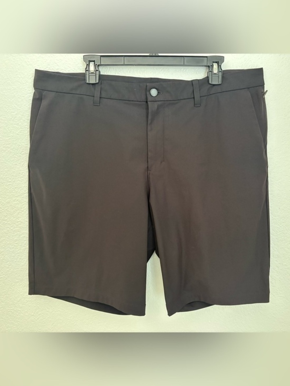 Lululemon men’s golf shorts size 38 black